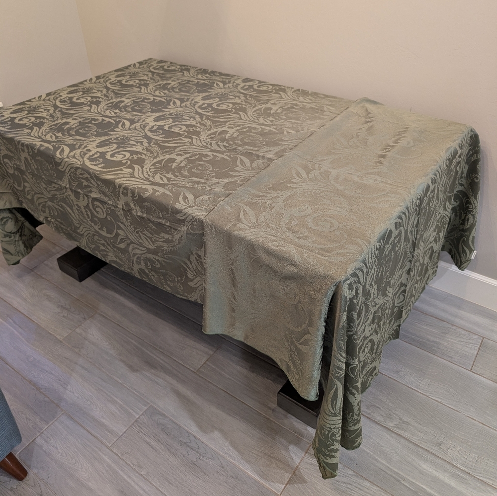 Green Sheen Classic Damask Floral Scroll Tablecloth 58"x138" Rectangle